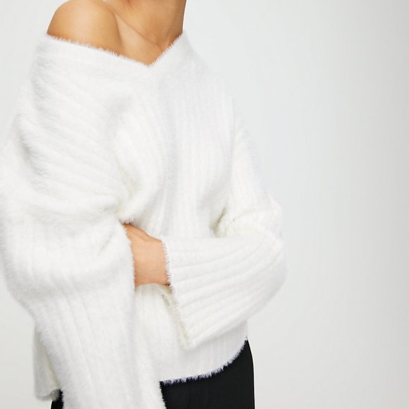 NWT Aritzia Babaton Ulmann Sweater - Picture 2 of 9